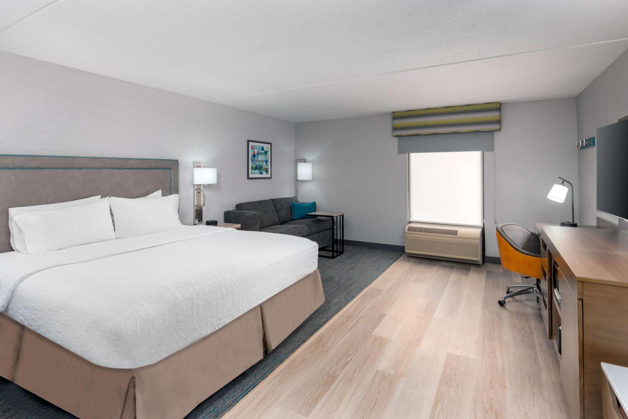 Hampton Inn Hartford Airport Windsor Locks Exterior photo