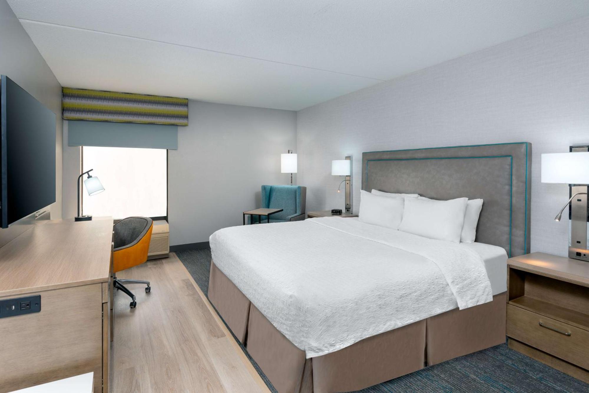 Hampton Inn Hartford Airport Windsor Locks Exterior photo
