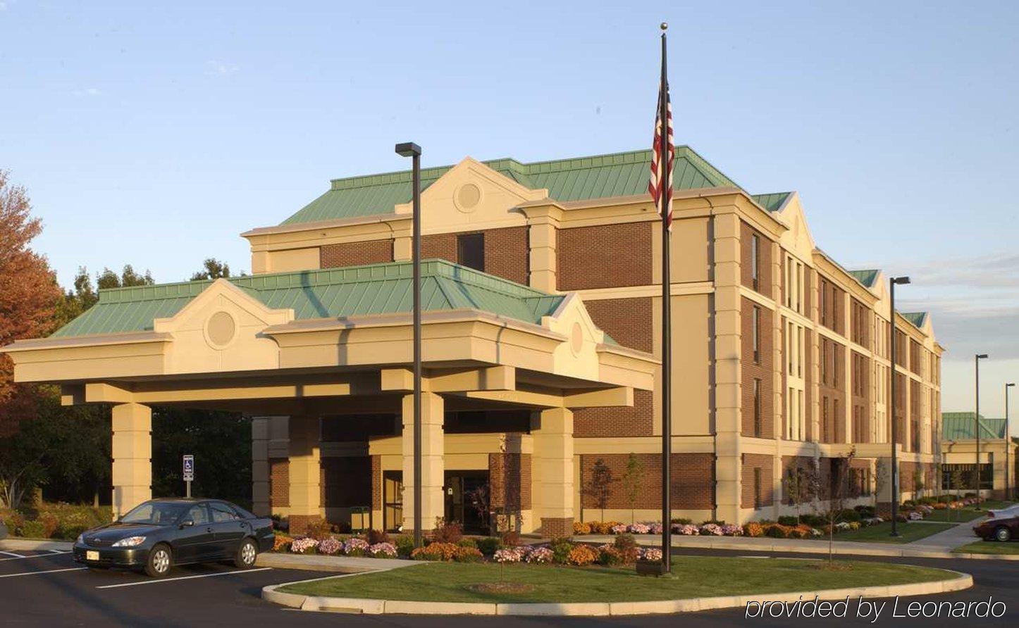 Hampton Inn Hartford Airport Windsor Locks Exterior photo