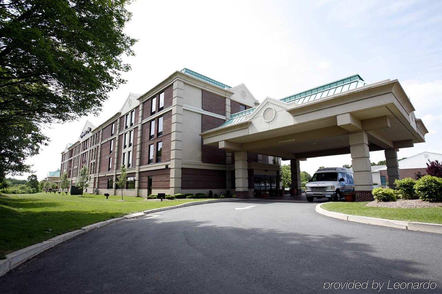 Hampton Inn Hartford Airport Windsor Locks Exterior photo