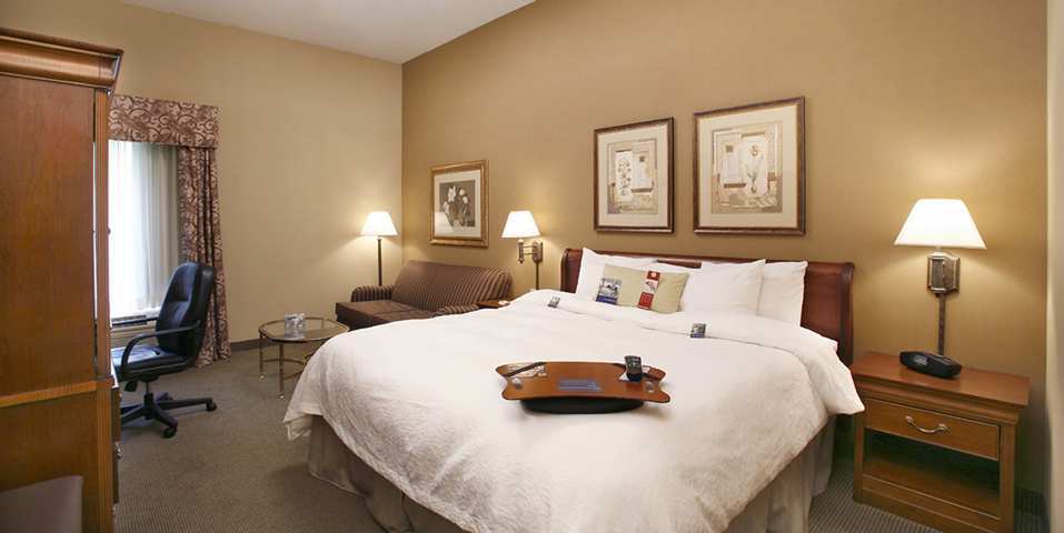 Hampton Inn Hartford Airport Windsor Locks Room photo
